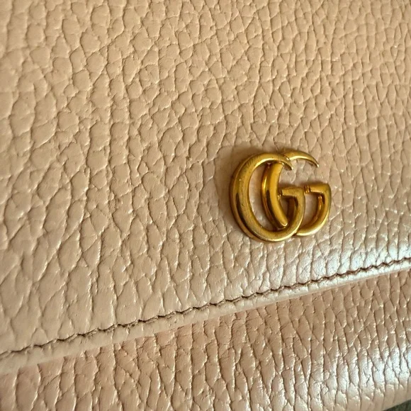 Gucci Pink Leather Clutch with Gold Chain - Picture 3 of 6